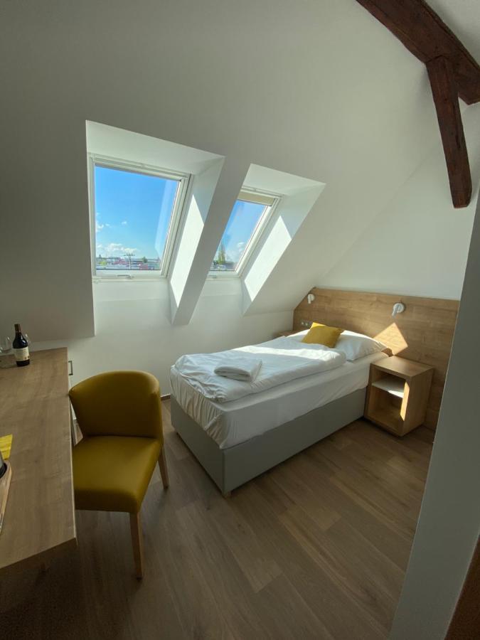 Hotel Slavia Boskovice Buitenkant foto