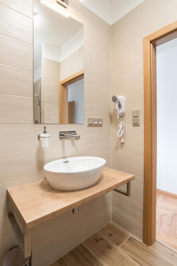 Hotel Slavia Boskovice Buitenkant foto