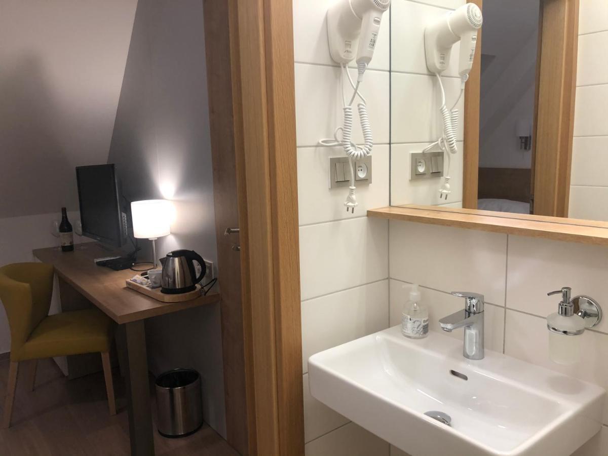 Hotel Slavia Boskovice Buitenkant foto