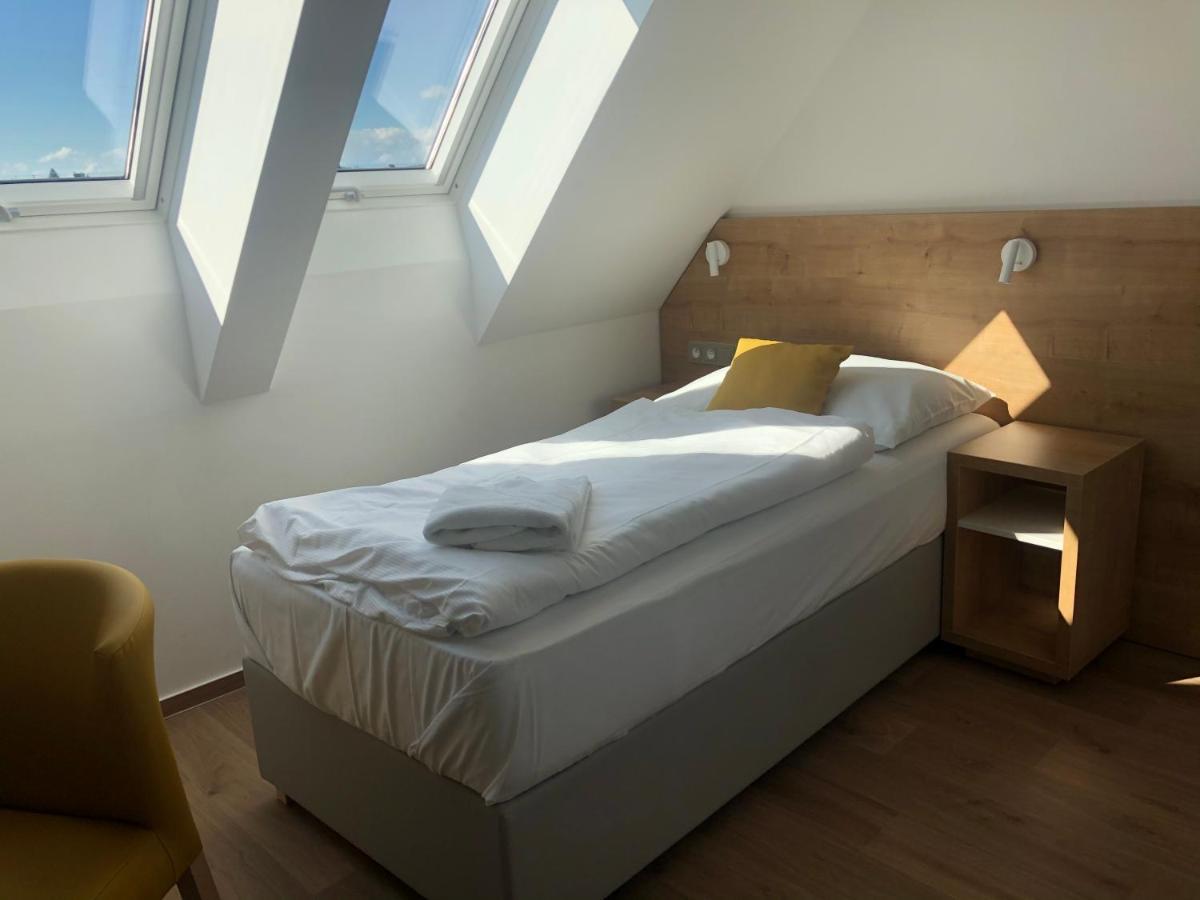 Hotel Slavia Boskovice Buitenkant foto