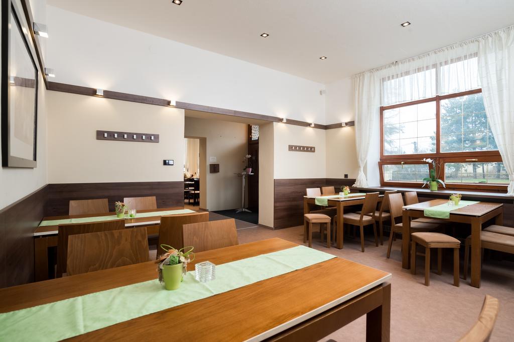 Hotel Slavia Boskovice Buitenkant foto