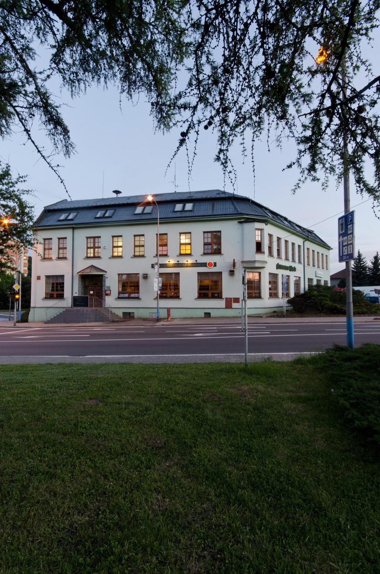 Hotel Slavia Boskovice Buitenkant foto