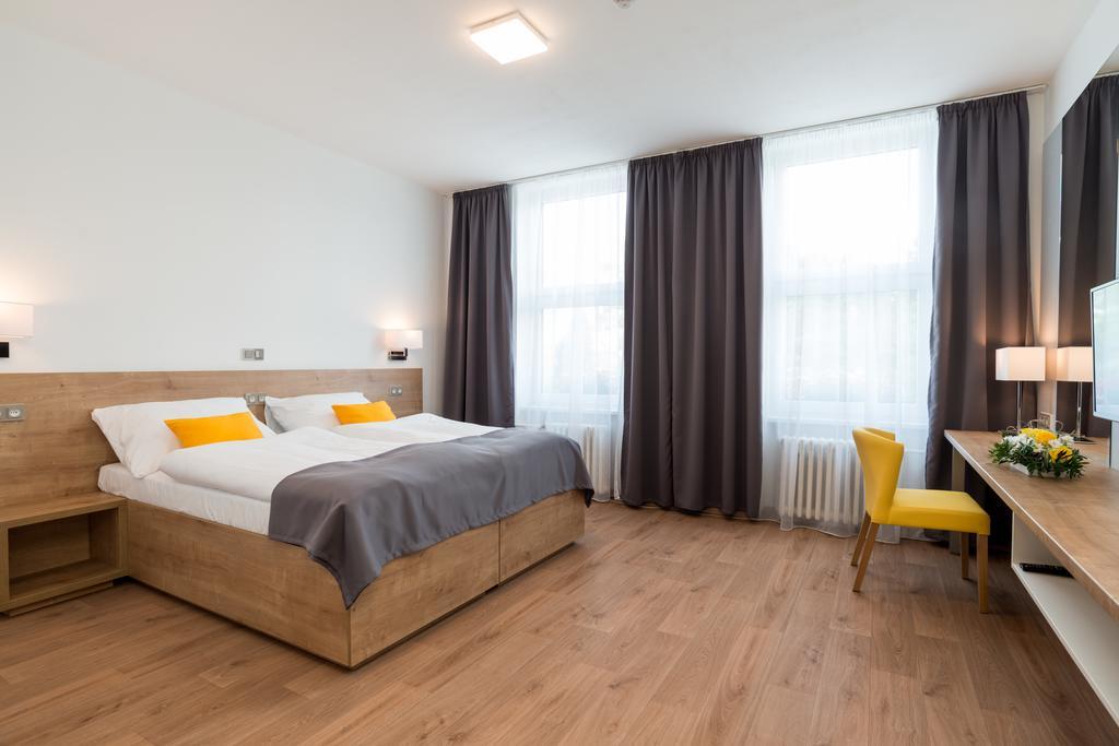 Hotel Slavia Boskovice Buitenkant foto